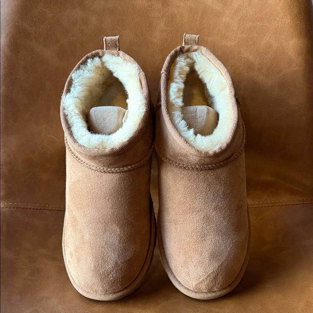 UGG ultra Minis- chestnut color. BRAND NEW, never worn. Women's size 7 - Picture 3 of 5